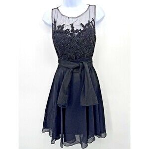 Black sequens  Cocktail Ed Young dress size Small  flowy  Elegan night‎ gown